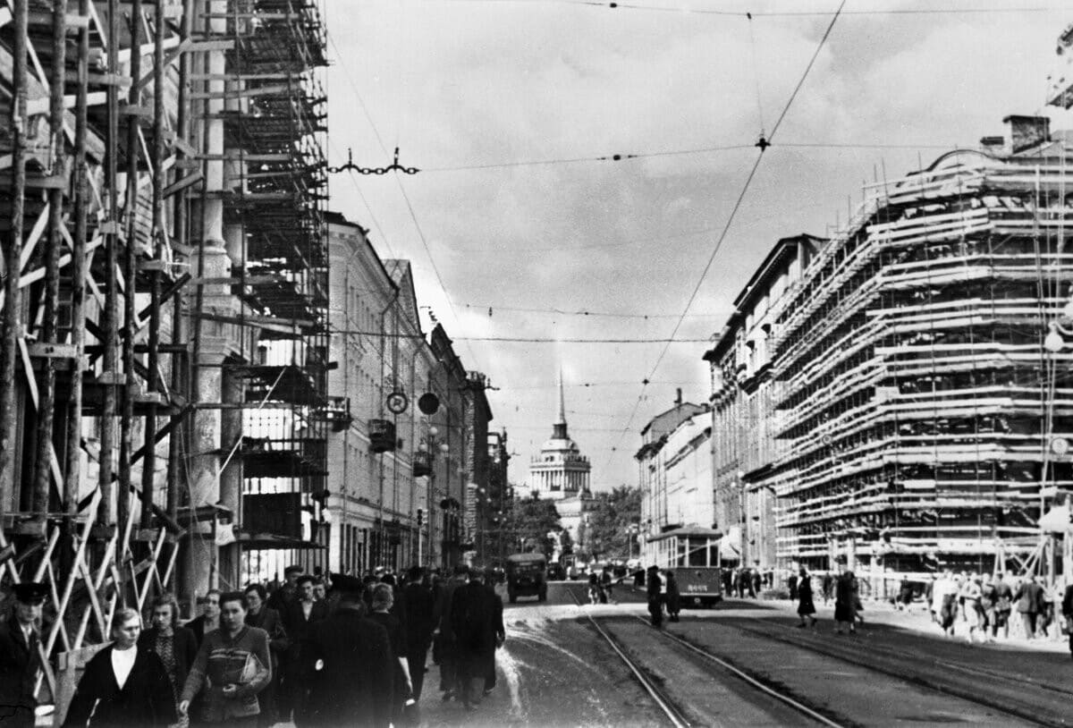 Ленинград в 1946 году активно отстраивался