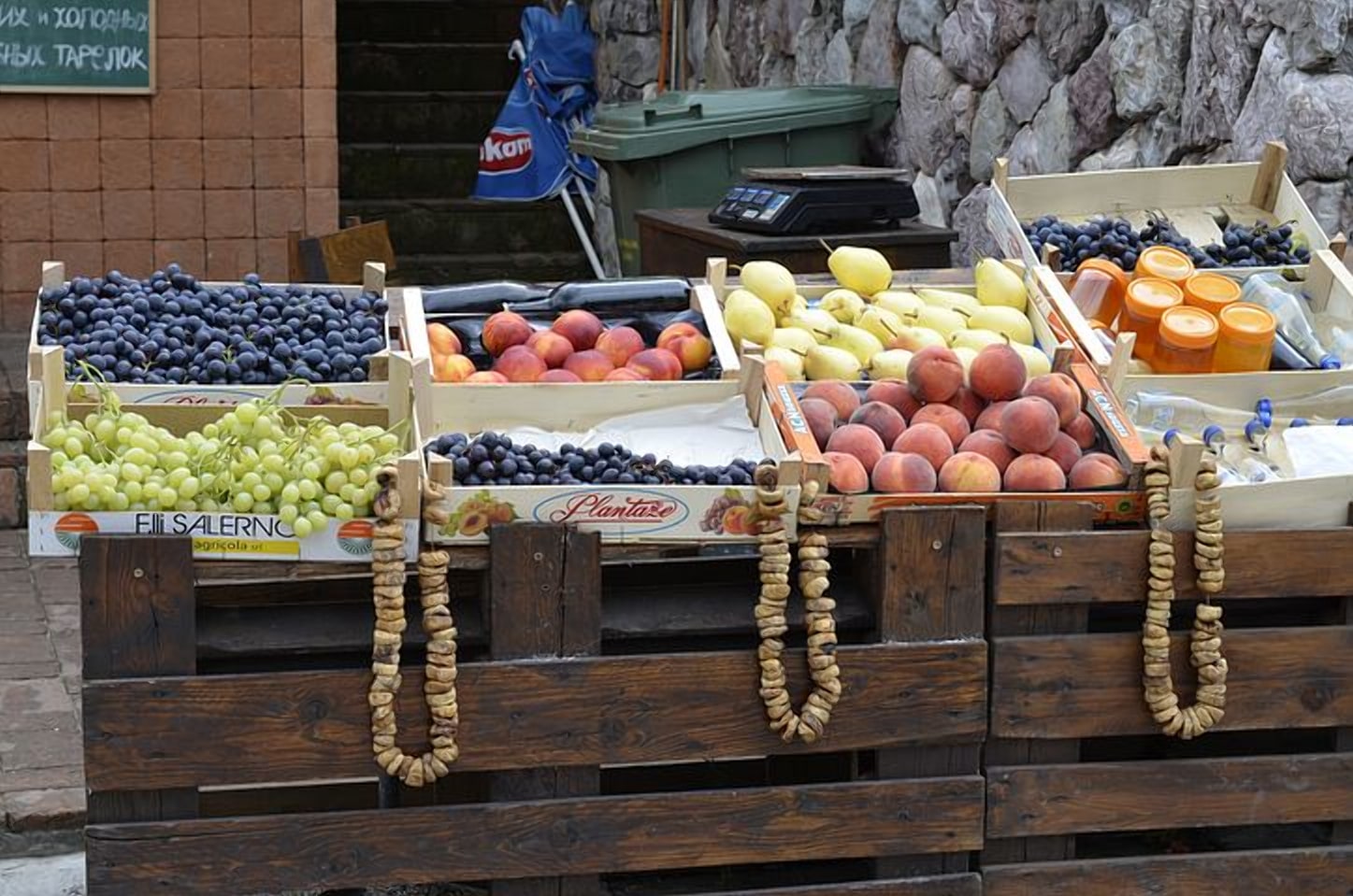 Сушеный инжир круглый год на черногорских рынках