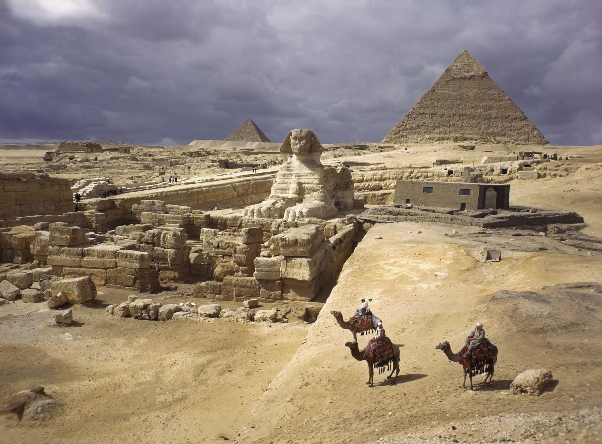 Уничтожение объектов Древнего Египта шло планомерно