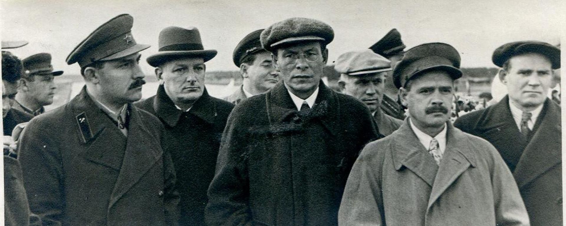 Куратором секретной памирской экспедиции был Ян Рудзутак входивший в элиту советского руководства