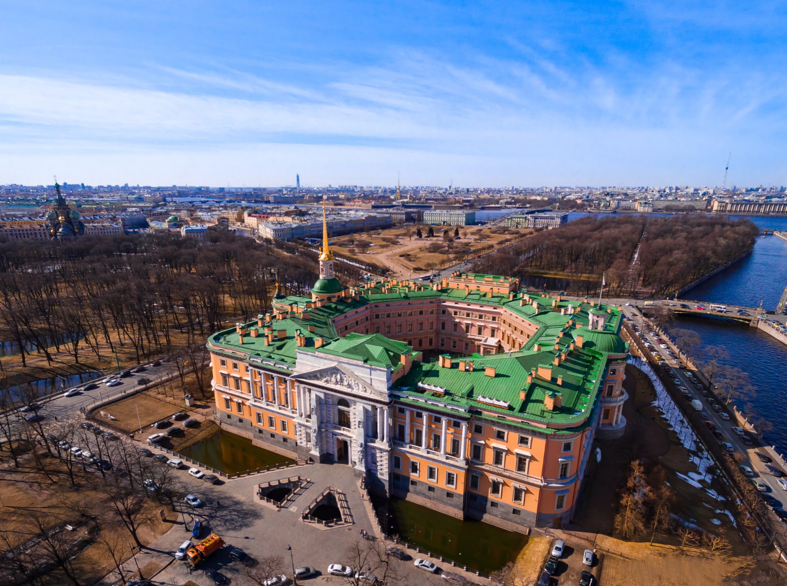 Михайловский замок с призраком Павла Первого