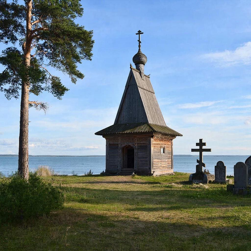 Защитные скиты на берегу Белого моря