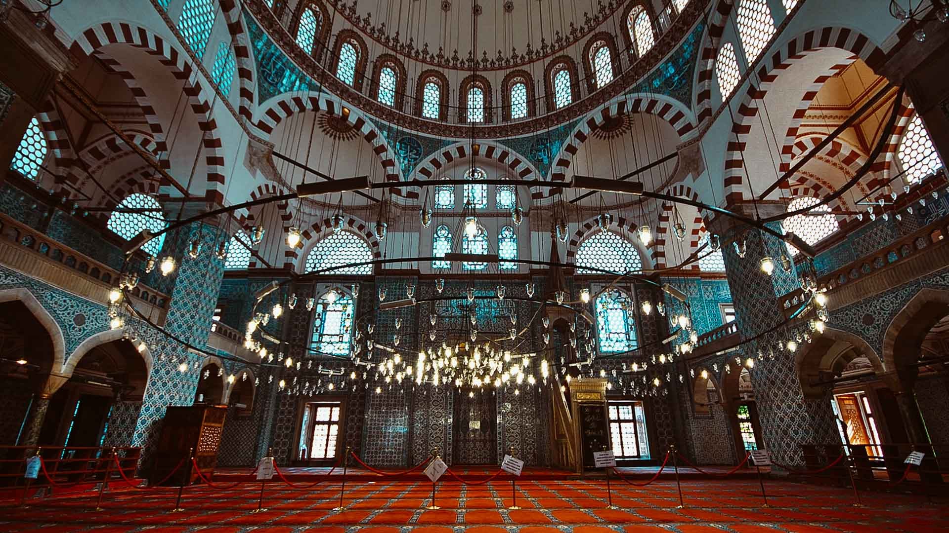 Мечеть Рустема Паши внутри