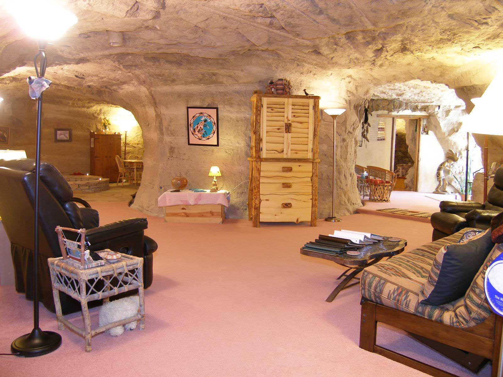 Необычный отель в пещере Кокопелли