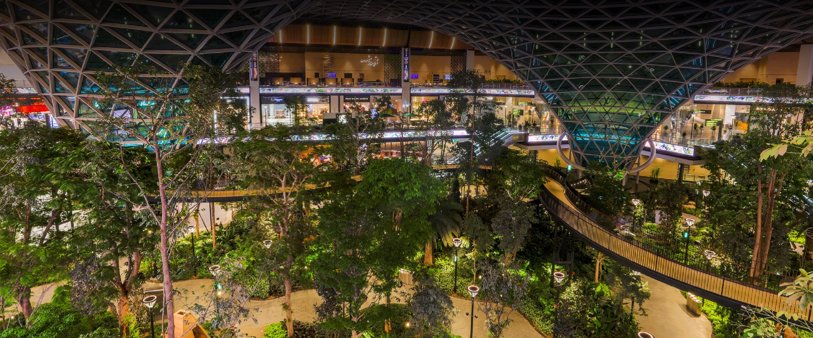 Тропический рай в аэропорту Доха