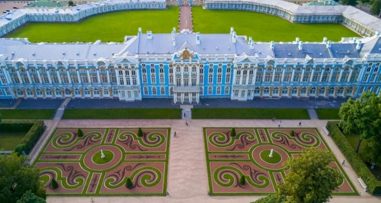 ДВОРЦЫ САНКТ-ПЕТЕРБУРГА