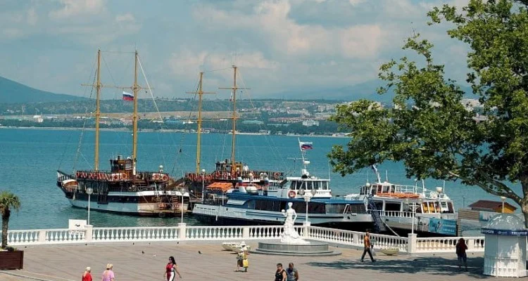 Тур в Геленджик на поезде (Гостевой дом «Натали»)